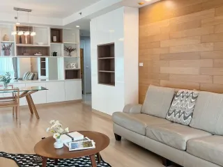 Condo en alquiler de 2 habitaciones en Pathum Wan, Bangkok