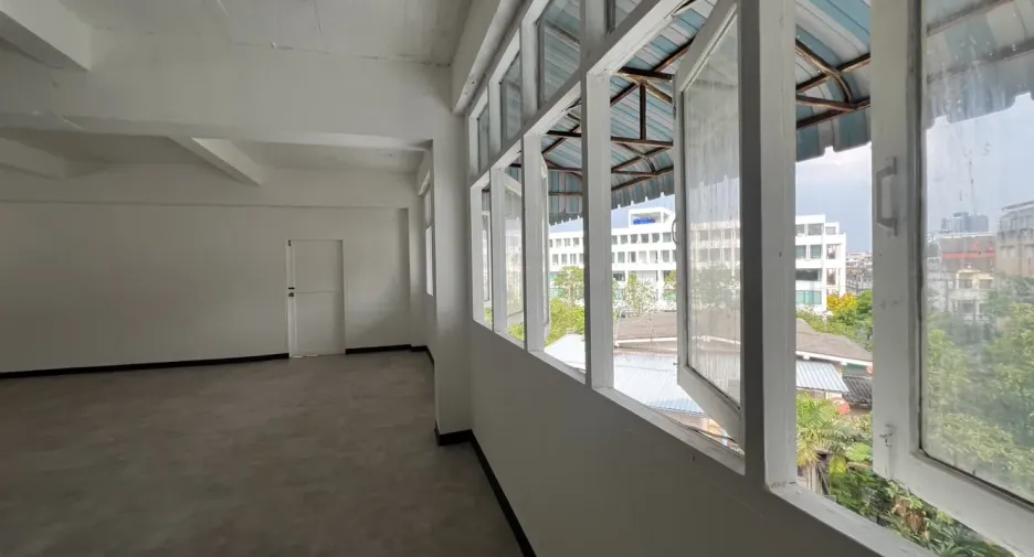 Oficina en alquiler en Watthana, Bangkok