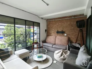 À louer 1 chambre local commercial à Khlong Toei, Bangkok