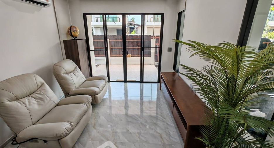 Casa en alquiler y en venta de 3 habitaciones en Prawet, Bangkok