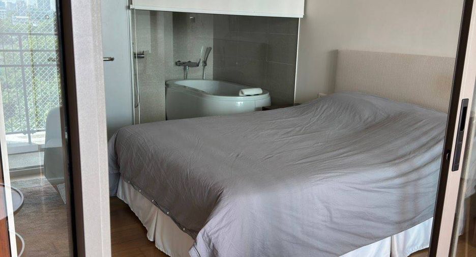 For rent and for sale 1 bed condo in Watthana, Bangkok