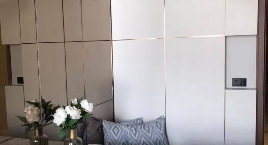 For sale 2 ベッドルーム condo in Phra Khanong, Bangkok