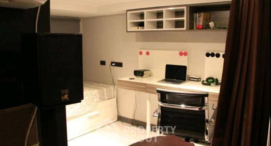 For sale 4 bedrooms condo in Watthana, Bangkok