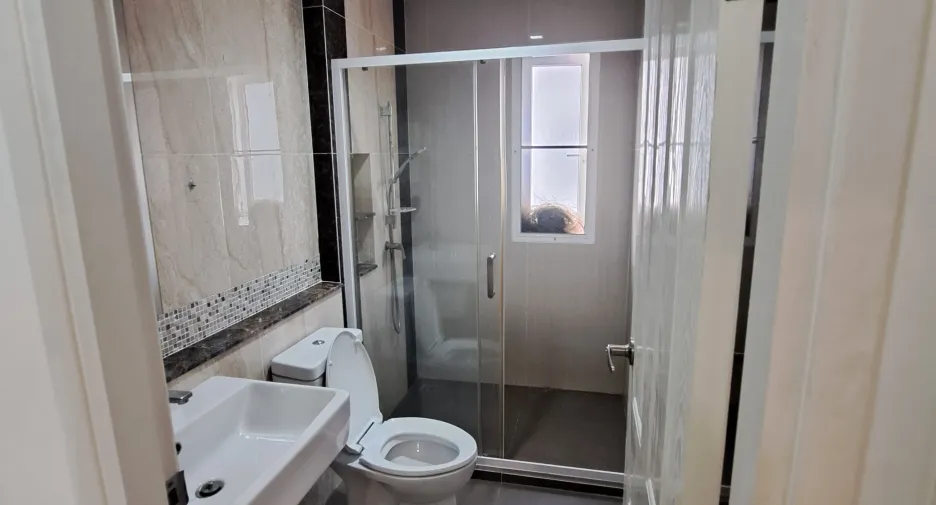For rent 4 bedrooms house in Bueng Kum, Bangkok