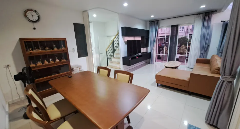 For rent 4 bedrooms house in Bueng Kum, Bangkok