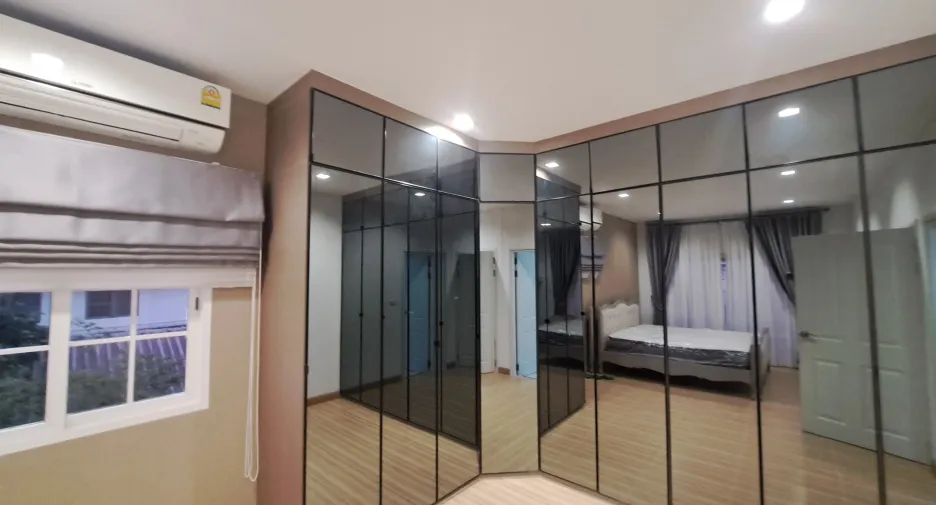 For rent 4 bedrooms house in Bueng Kum, Bangkok