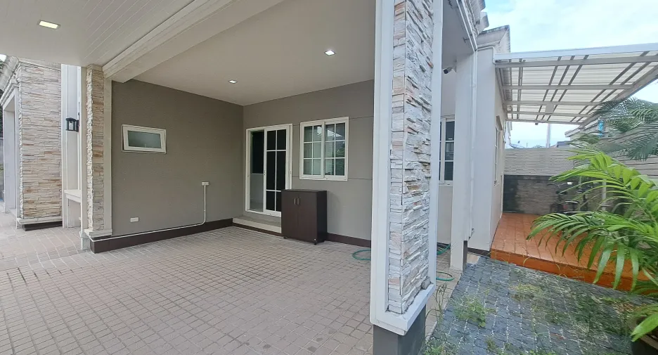 For rent 4 bedrooms house in Bueng Kum, Bangkok