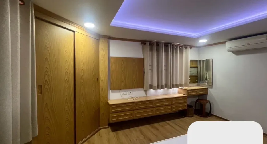 À vendre et à louer 2 chambres condo à Huai Khwang, Bangkok