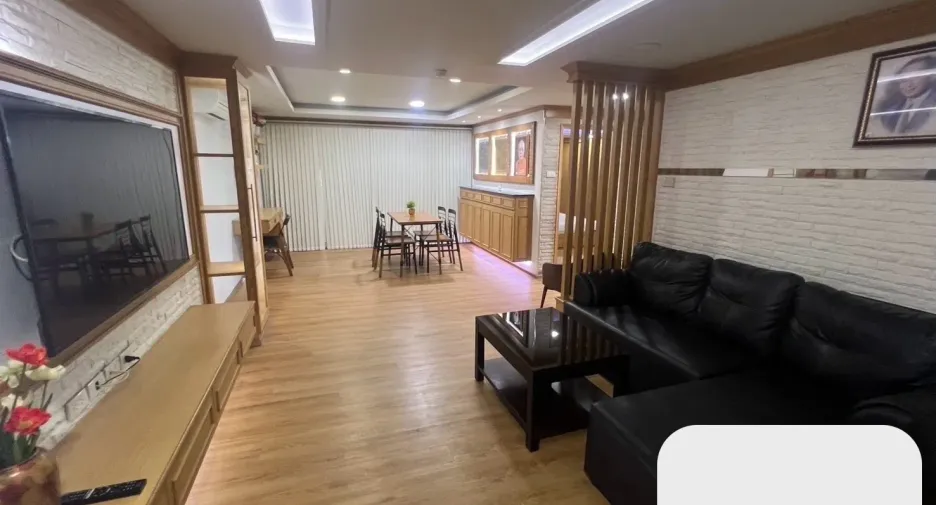 À vendre et à louer 2 chambres condo à Huai Khwang, Bangkok