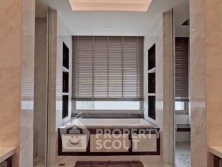 For rent and for sale 6 bedrooms condo in Khlong San, Bangkok