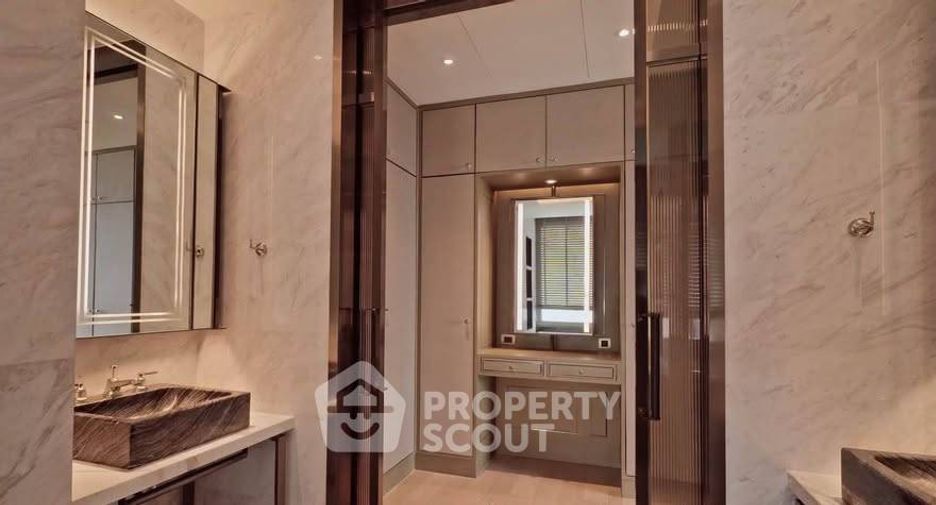 For rent and for sale 6 bedrooms condo in Khlong San, Bangkok