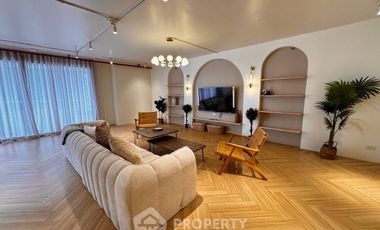 For rent 3 bedrooms condo in Khlong Toei, Bangkok