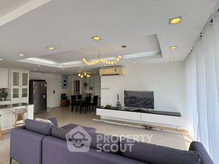 For rent 3 bedrooms condo in Huai Khwang, Bangkok