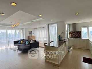 For rent 3 bedrooms condo in Huai Khwang, Bangkok