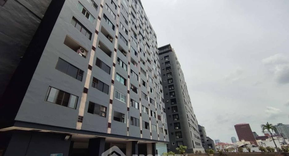 For rent 3 bedrooms condo in Huai Khwang, Bangkok