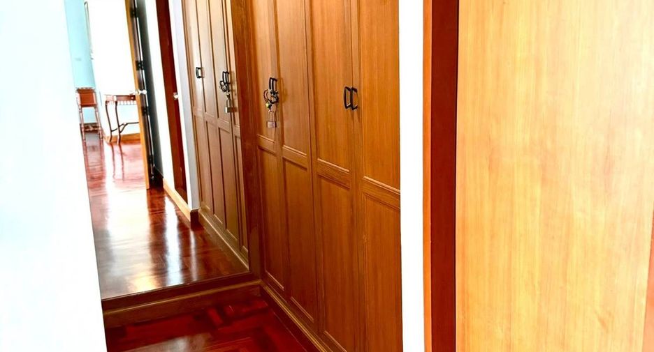 Condo en alquiler de 2 habitaciones en Yan Nawa, Bangkok