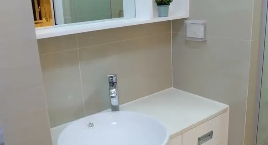 For rent 1 bed condo in Huai Khwang, Bangkok