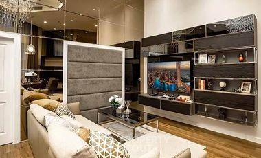 Condo en alquiler de 2 habitaciones en Huai Khwang, Bangkok
