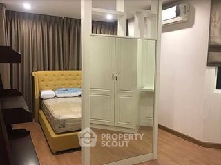 For rent 3 bedrooms condo in Huai Khwang, Bangkok