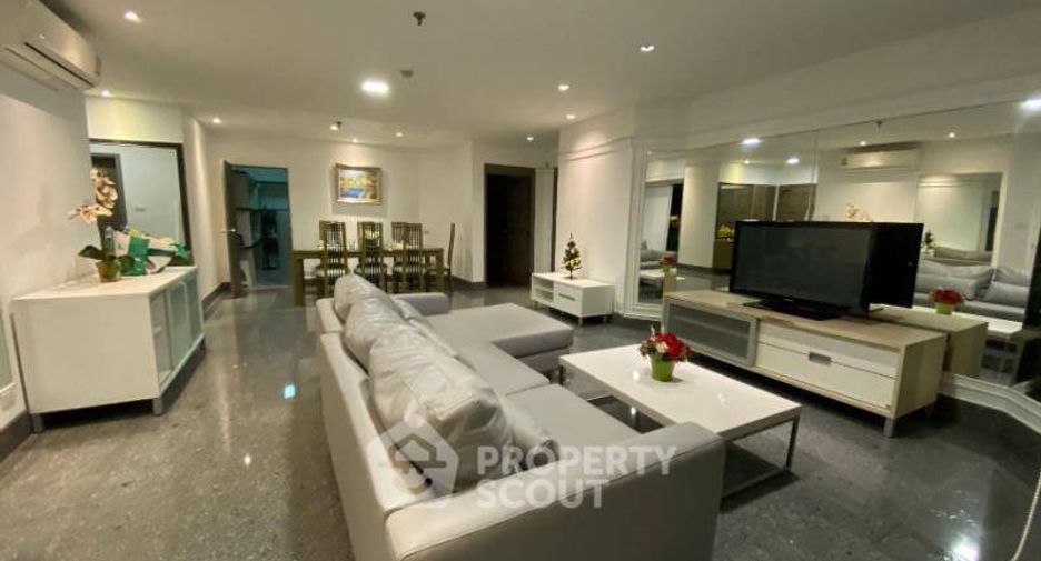 For rent 3 bedrooms condo in Watthana, Bangkok