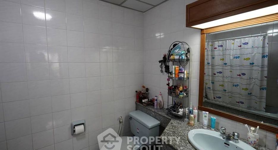 À vendre 3 chambres condo à Watthana, Bangkok