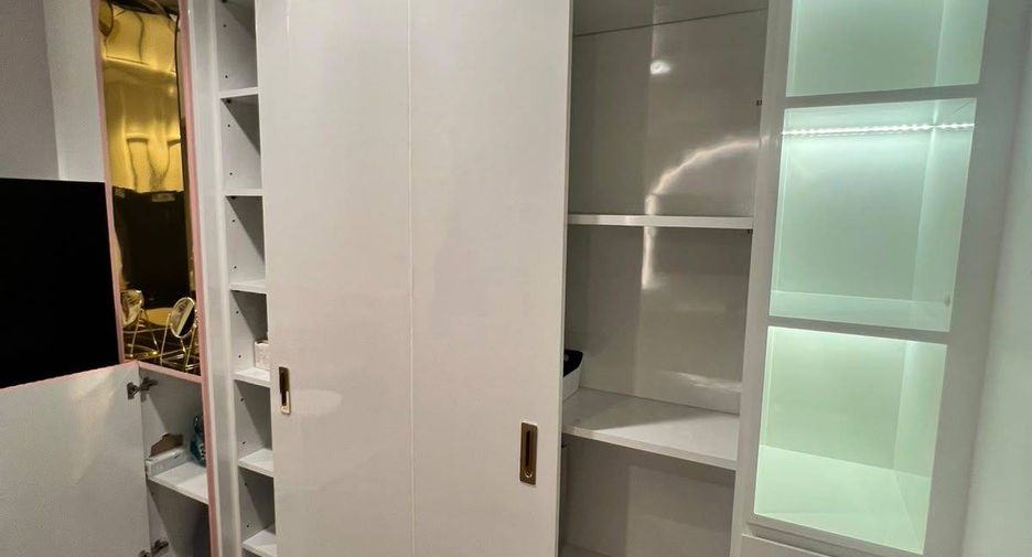 Продажа 1 кровать кондо в Хуаи Кхщанг, Бангкок
