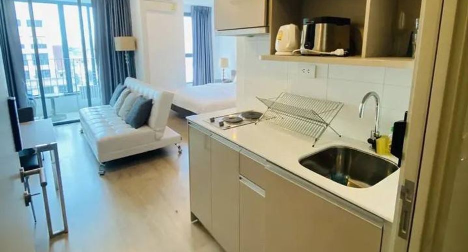 À louer et à vendre 1 chambre condo à Bang Rak, Bangkok