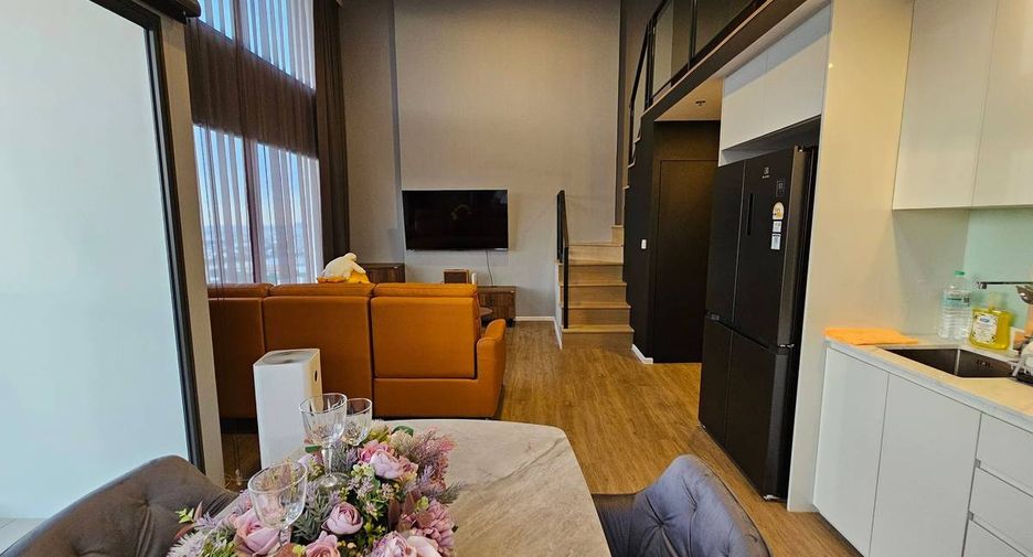 À vendre 2 chambres condo à Huai Khwang, Bangkok