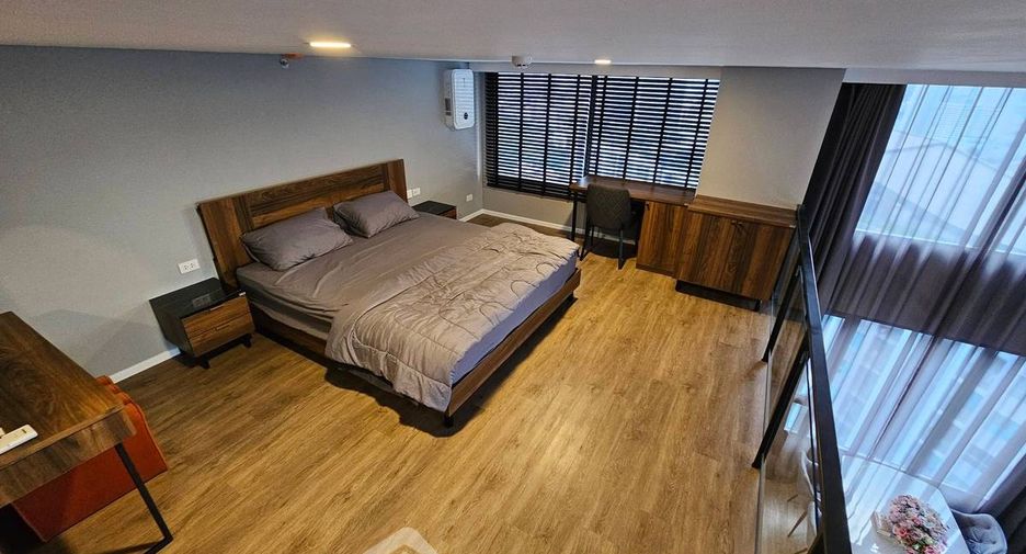 À vendre 2 chambres condo à Huai Khwang, Bangkok