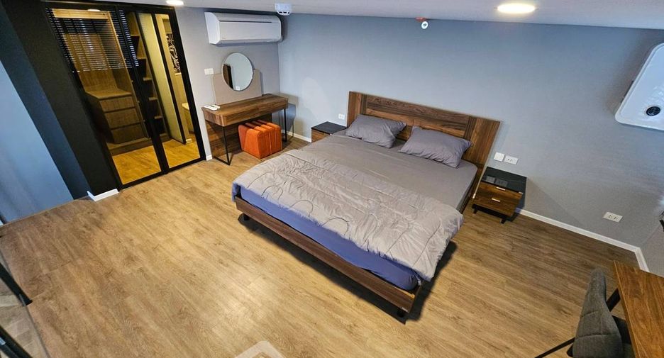 À vendre 2 chambres condo à Huai Khwang, Bangkok