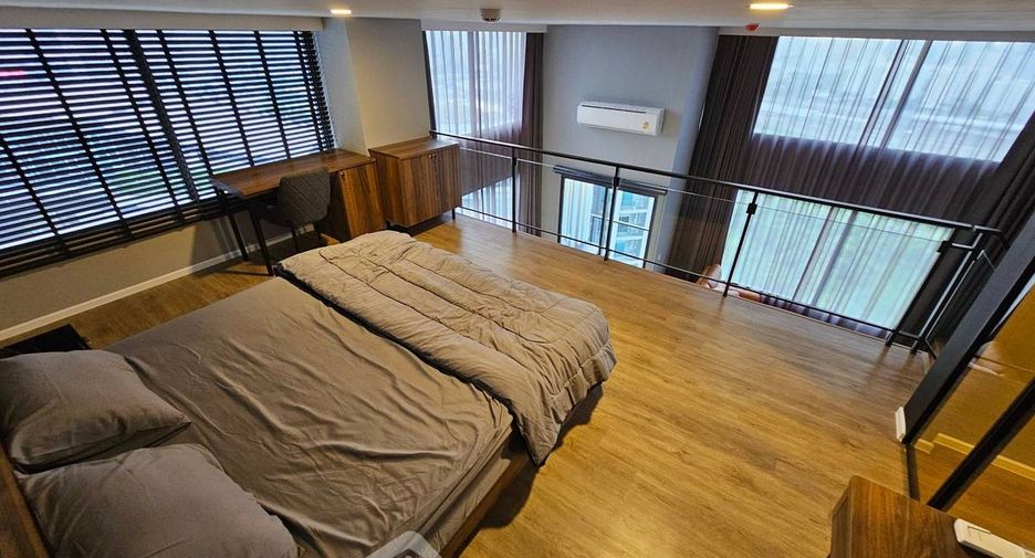 À vendre 2 chambres condo à Huai Khwang, Bangkok