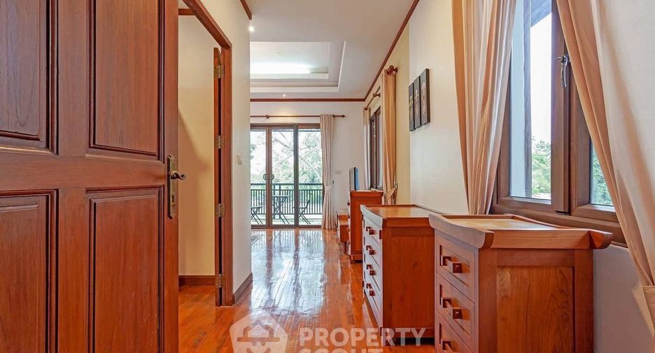 Villa en alquiler y en venta de 5 habitaciones en Na Jomtien, Pattaya