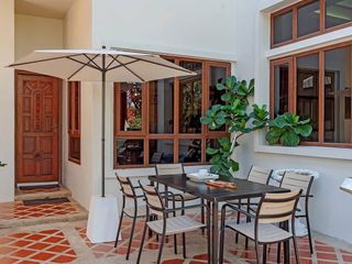 Villa en alquiler y en venta de 5 habitaciones en Na Jomtien, Pattaya