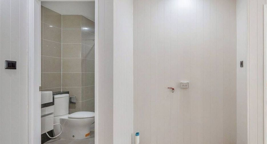 For sale 1 bed condo in Huai Khwang, Bangkok