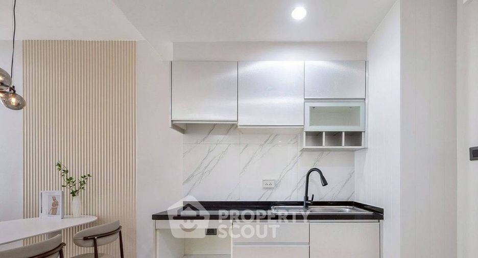 For sale 1 bed condo in Huai Khwang, Bangkok