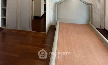 For sale 3 ベッドルーム condo in Phaya Thai, Bangkok