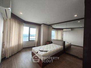 For sale 3 ベッドルーム condo in Bang Phlat, Bangkok