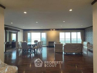 For sale 3 ベッドルーム condo in Bang Phlat, Bangkok
