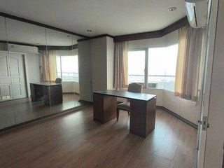 For sale 3 ベッドルーム condo in Bang Phlat, Bangkok