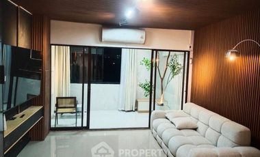 For sale 2 ベッドルーム condo in Huai Khwang, Bangkok