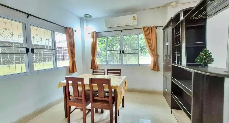 出租 3 卧室 独立屋 在 San Kamphaeng, Chiang Mai