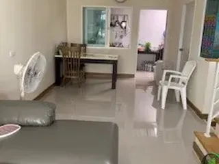 出售 和 出租 4 卧室 联排别墅 在 Lat Krabang, 曼谷