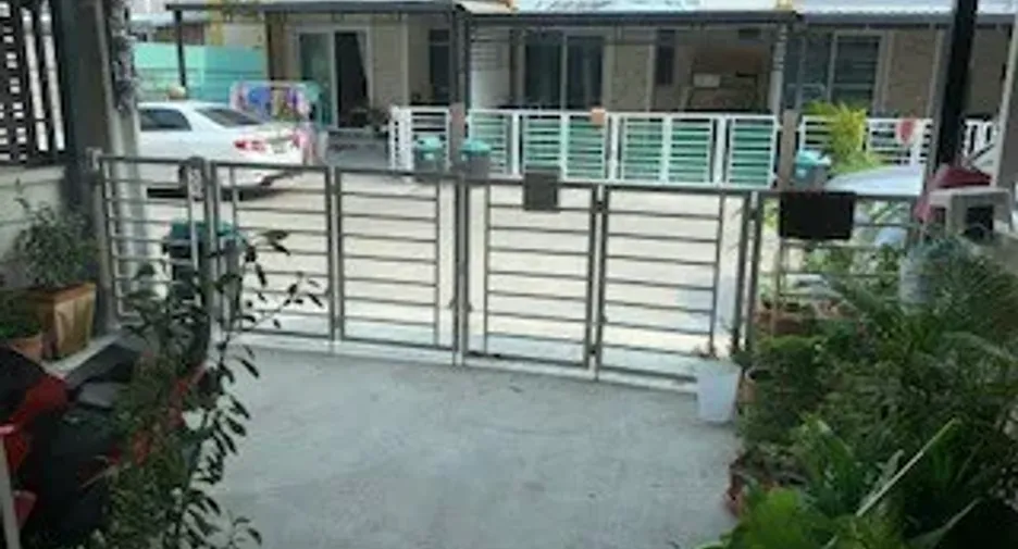 出售 和 出租 4 卧室 联排别墅 在 Lat Krabang, 曼谷