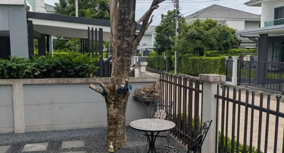 For rent 4 bedrooms house in Lat Krabang, Bangkok