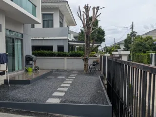 For rent 4 bedrooms house in Lat Krabang, Bangkok
