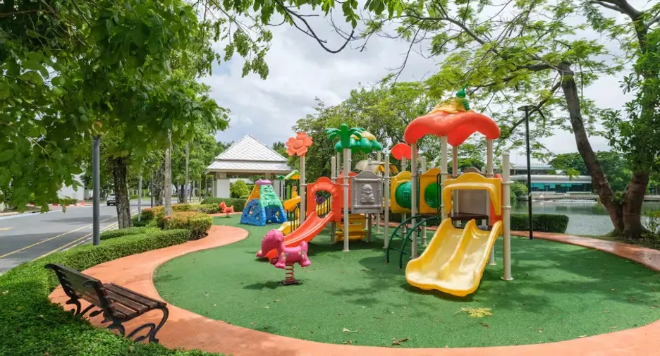 For rent 4 bedrooms house in Lat Krabang, Bangkok