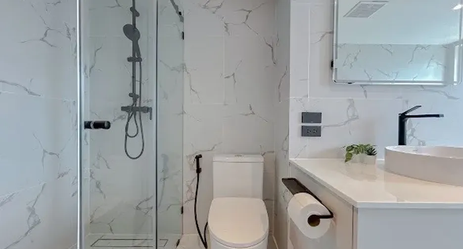 For sale 4 bedrooms condo in Watthana, Bangkok