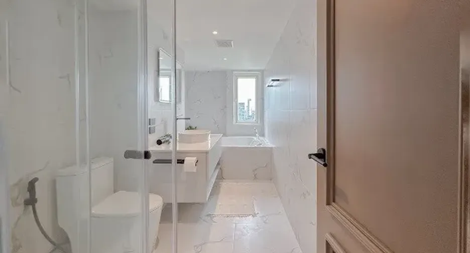 For sale 4 bedrooms condo in Watthana, Bangkok