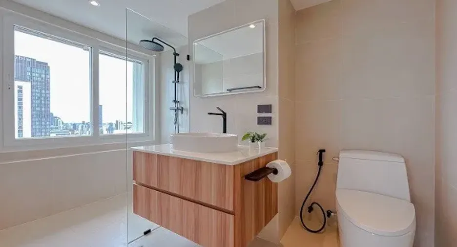 For sale 4 bedrooms condo in Watthana, Bangkok