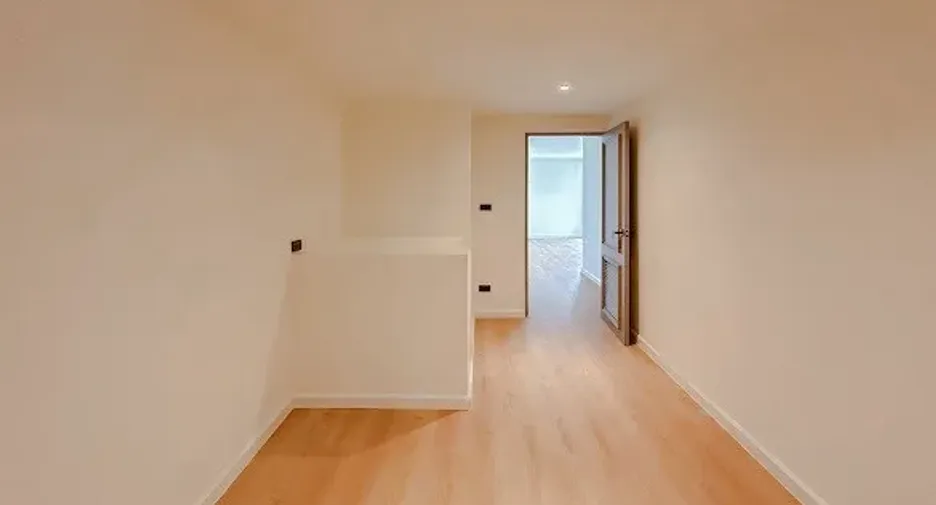For sale 4 bedrooms condo in Watthana, Bangkok